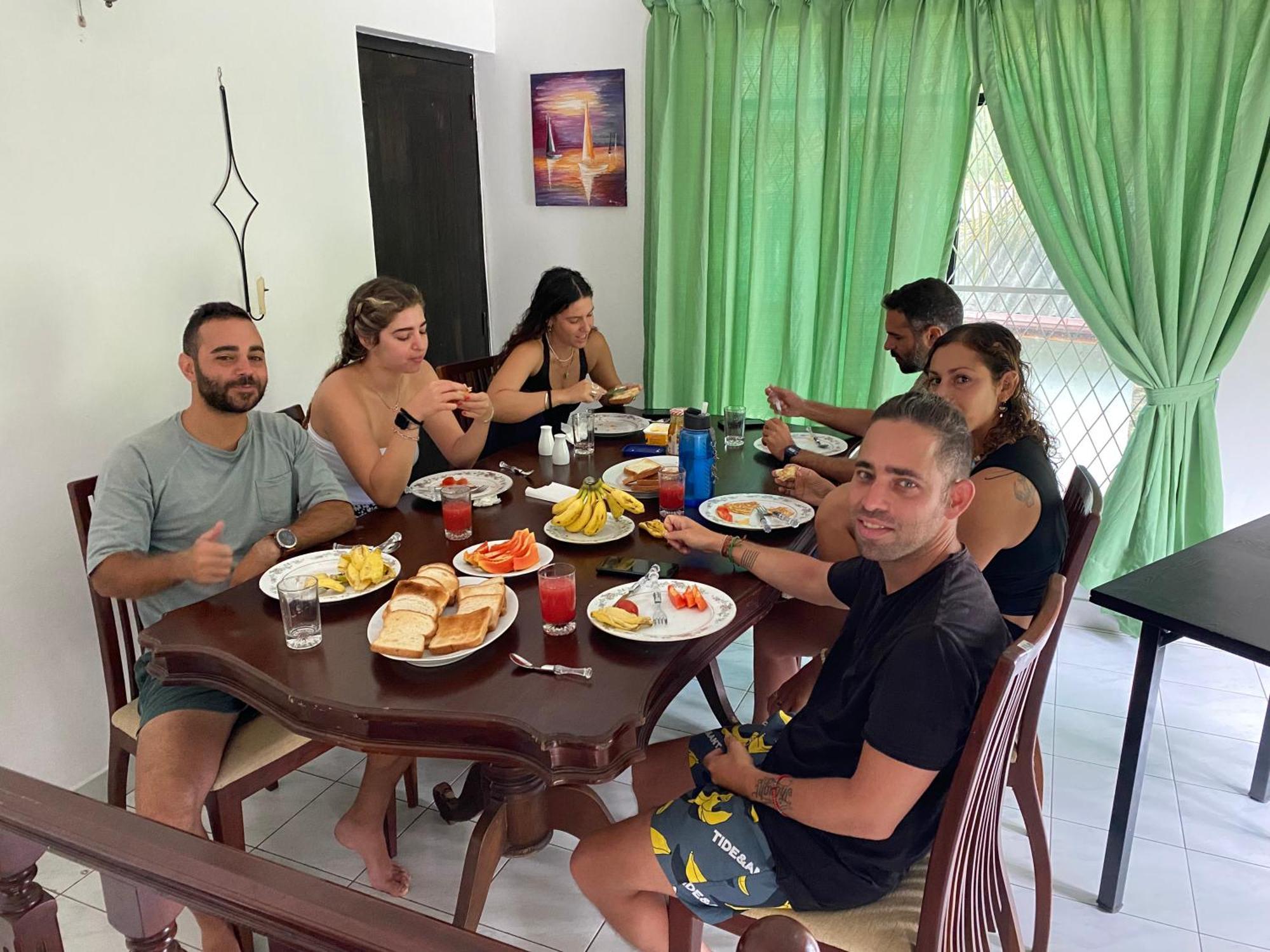 Cloud Inn Kandy Homestay ภายนอก รูปภาพ