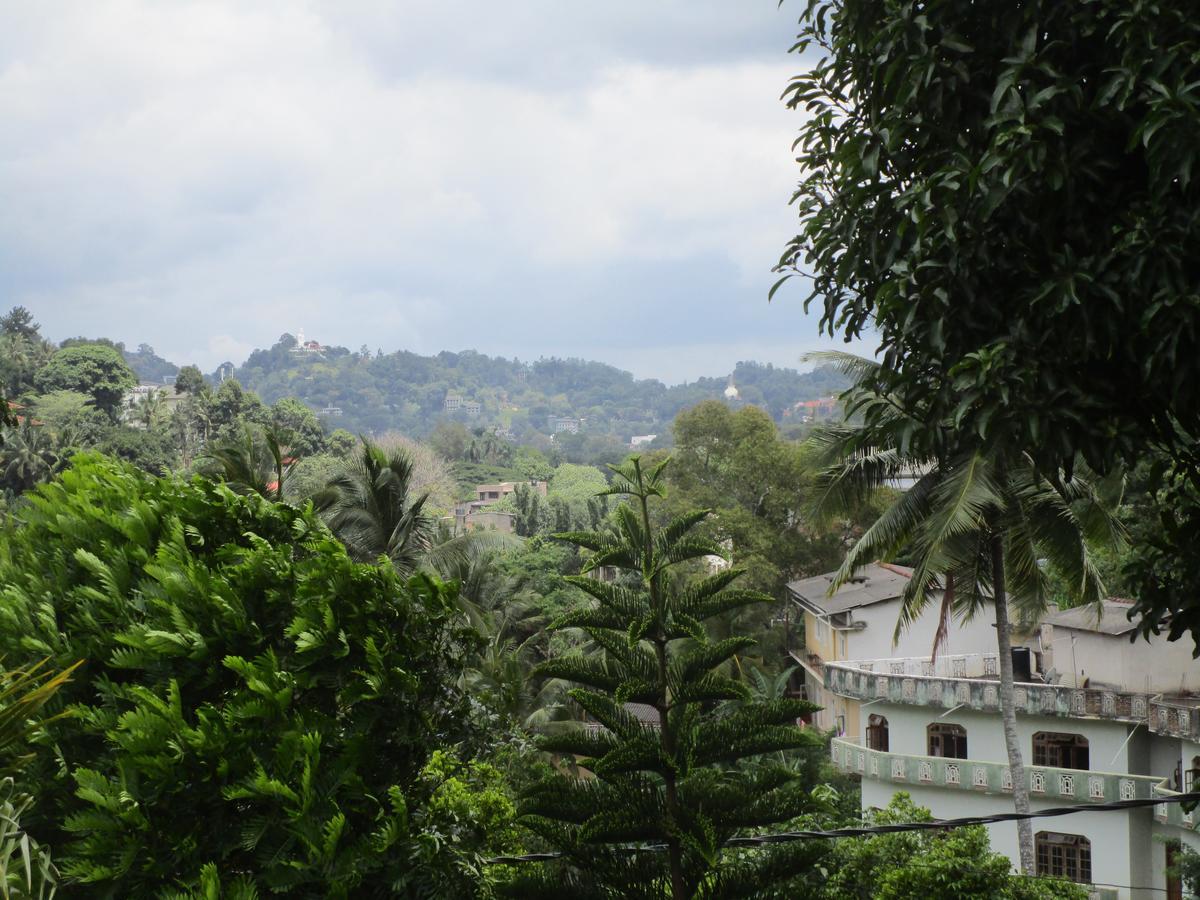 Cloud Inn Kandy Homestay ภายนอก รูปภาพ