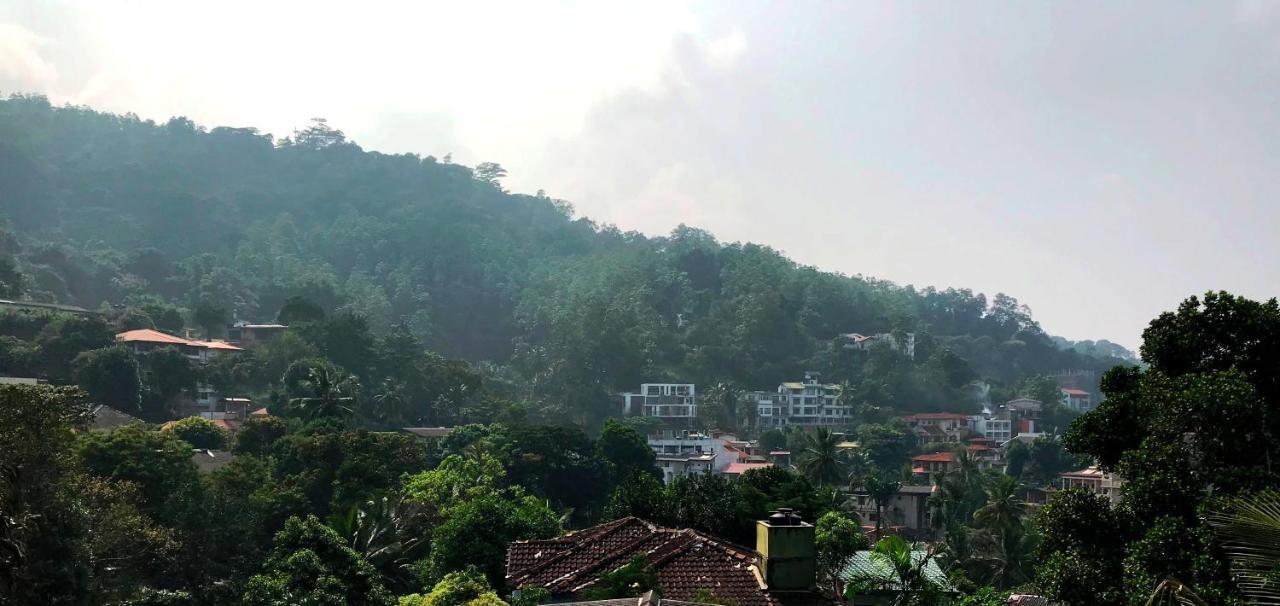 Cloud Inn Kandy Homestay ภายนอก รูปภาพ