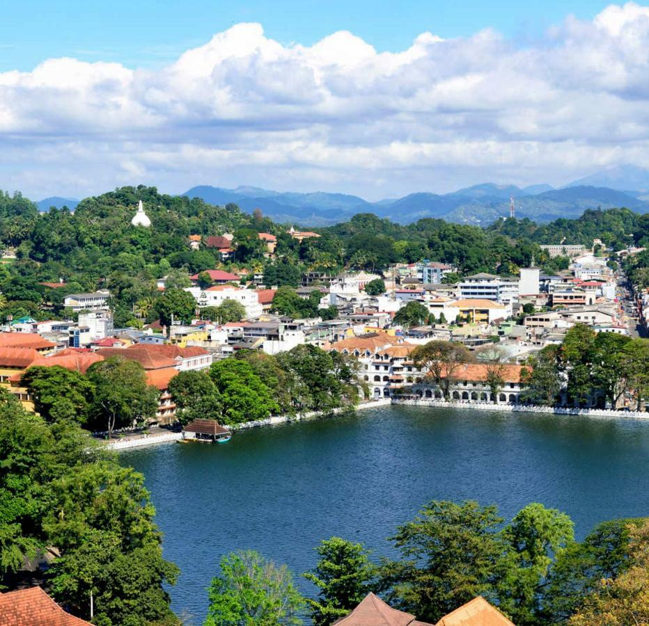 Cloud Inn Kandy Homestay ภายนอก รูปภาพ